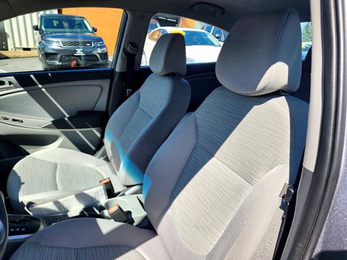 Used 2015 Hyundai Accent GLS image 13