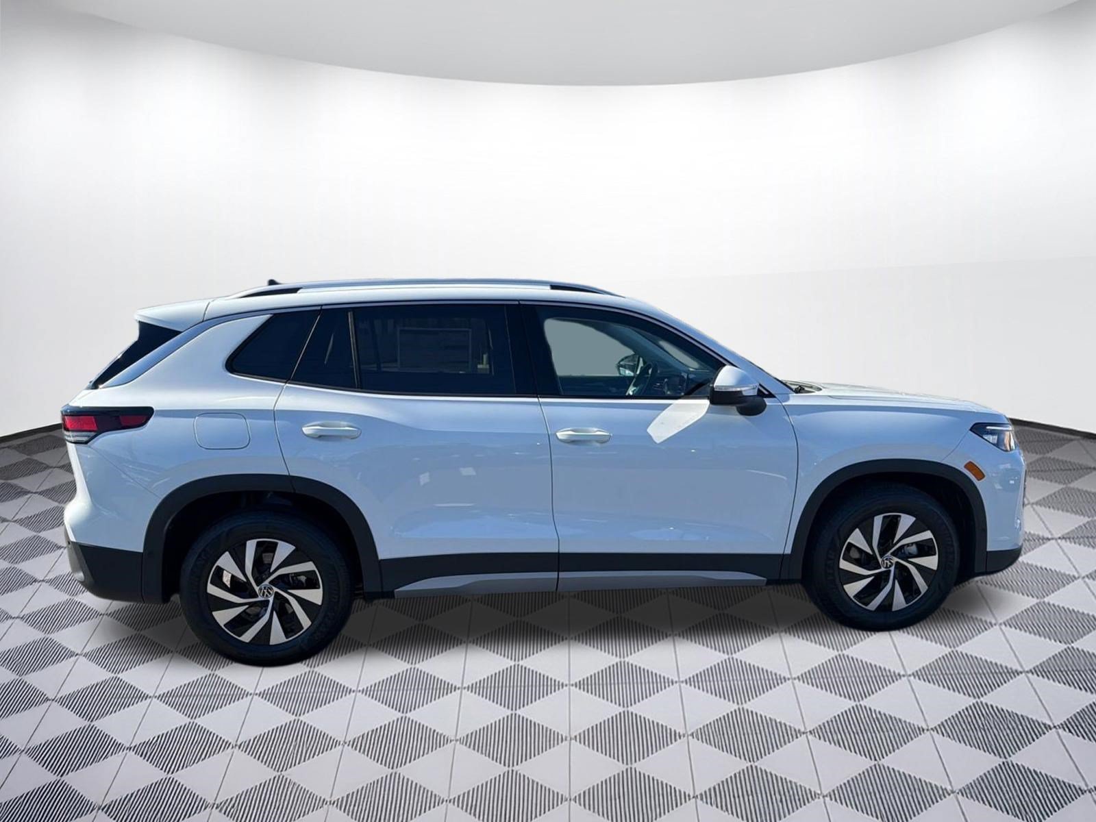 Certified 2026 Volkswagen Tiguan S AWD/4WD image 8