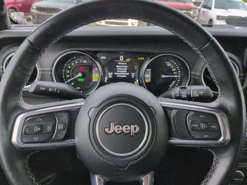Certified 2022 Jeep Wrangler Unlimited Sahara w/ Cold Weather Group AWD/4WD image 33