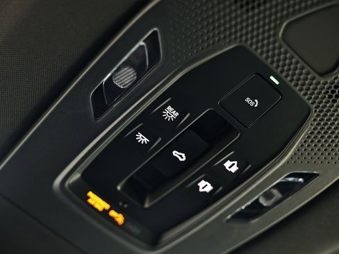 New 2025 Porsche Macan Electric image 43