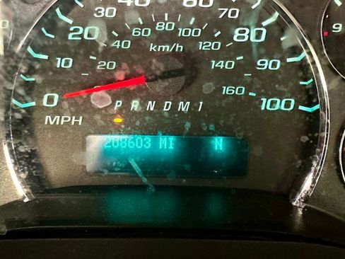 Used 2011 Chevrolet Express 2500 image 10