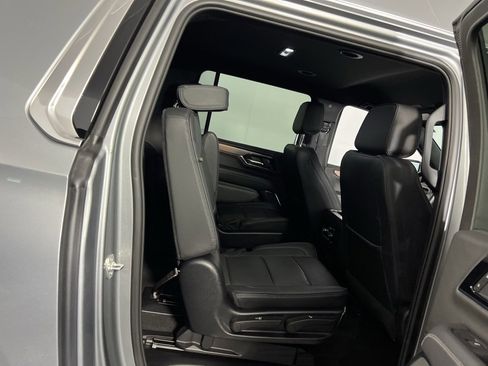 Used 2025 GMC Yukon XL Denali image 32