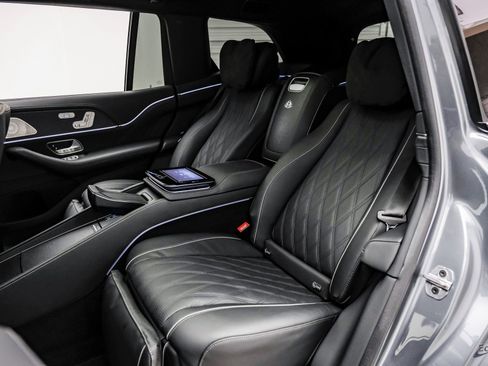 Used 2024 Mercedes-Benz Maybach GLS 600 4MATIC image 96
