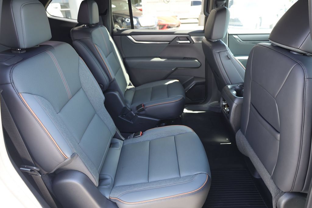New 2027 GMC Acadia AT4 w/ AT4 Reserve Package AWD/4WD image 18