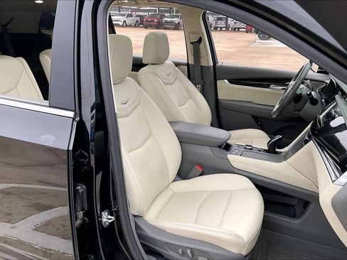 Used 2021 Cadillac XT6 Premium Luxury AWD/4WD image 8