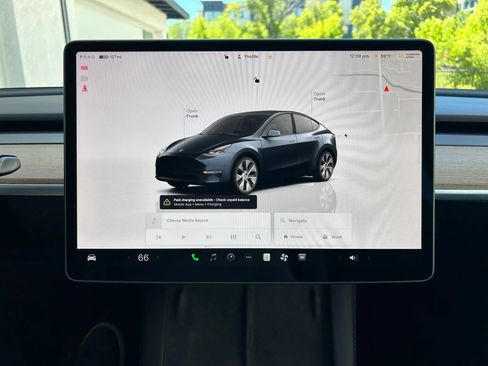 Used 2024 Tesla Model Y Long Range AWD/4WD image 16