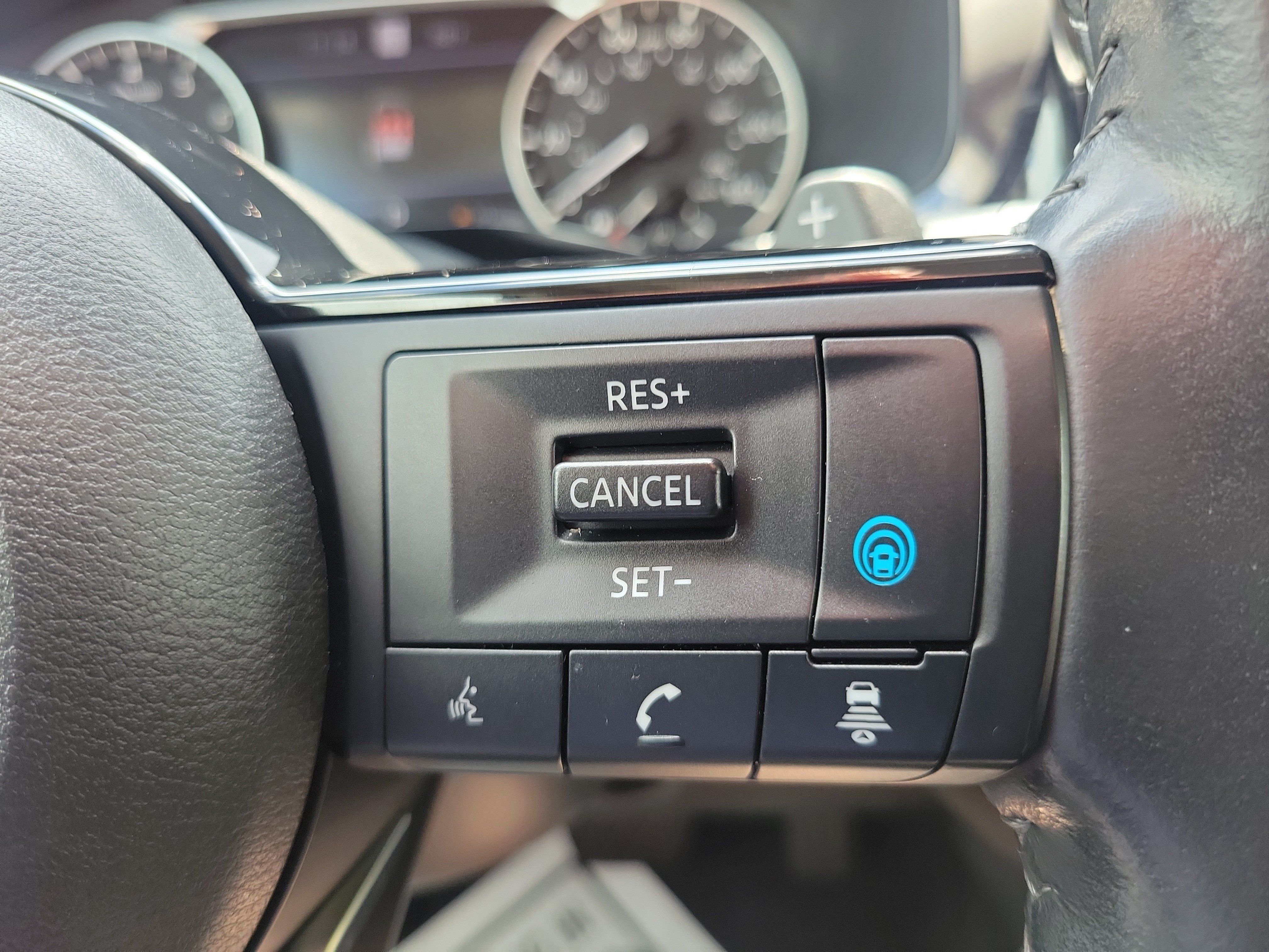 Used 2022 Nissan Pathfinder SL FWD image 19