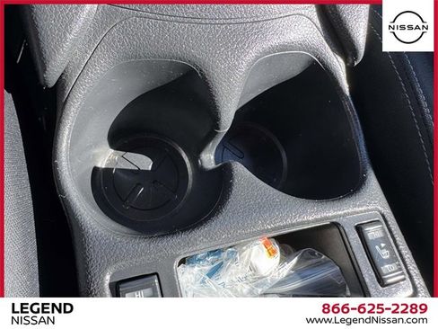 Used 2018 Nissan Rogue SV w/ Premium Package image 26