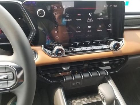 New 2025 GMC Canyon AT4 w/ Nightfall Edition image 17