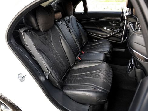 Used 2019 Mercedes-Benz S 560e w/ AMG Line Exterior image 40