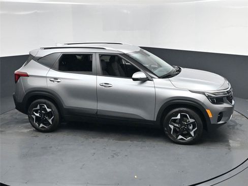 New 2026 Kia Seltos S image 14