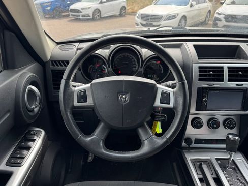 Used 2011 Dodge Nitro SXT image 10
