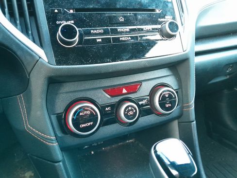 Used 2023 Subaru Crosstrek 2.0i Premium image 22