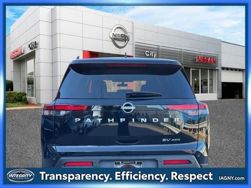 Certified 2024 Nissan Pathfinder SV image 4