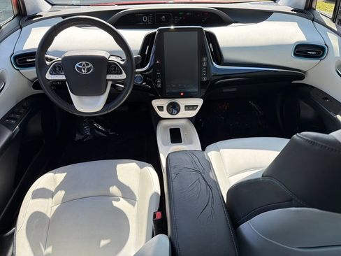 Used 2017 Toyota Prius Prime image 40