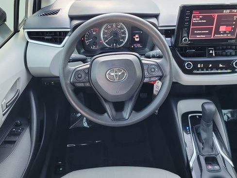 Used 2022 Toyota Corolla LE FWD image 13