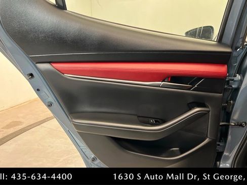 Used 2021 MAZDA MAZDA3 Hatchback w/Premium Plus Pkg image 18