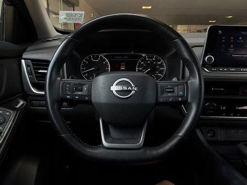Used 2025 Nissan Rogue SV AWD/4WD image 36