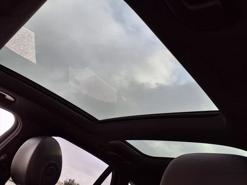 Used 2018 Mercedes-Benz GLC 300 GLC 300 w/ Premium Package image 5