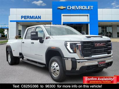 New 2025 GMC Sierra 3500 Pro