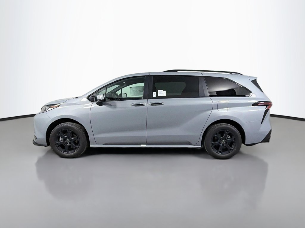 New 2026 Toyota Sienna XLE Woodland Edition AWD/4WD image 9