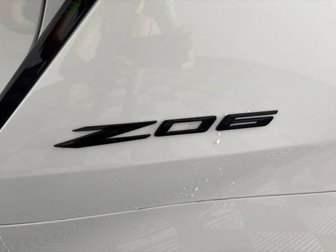 Used 2024 Chevrolet Corvette Stingray Premium Cpe w/ Z51 Performance Package RWD image 19