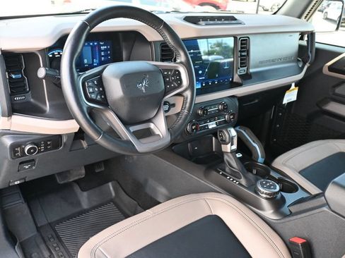 Used 2023 Ford Bronco Wildtrak AWD/4WD image 17