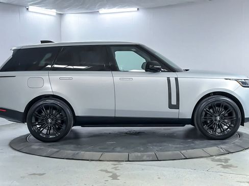 Used 2025 Land Rover Range Rover Autobiography AWD/4WD image 8