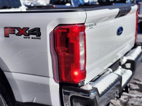 New 2026 Ford F250 XLT w/ FX4 Off-Road Package image 9