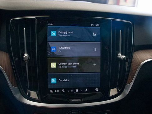 Used 2023 Volvo S60 T8 Plus w/ Climate Package image 33