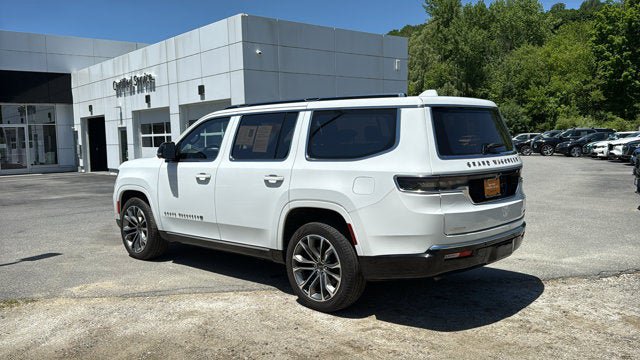 Used 2023 Jeep Grand Wagoneer Series III AWD/4WD image 8