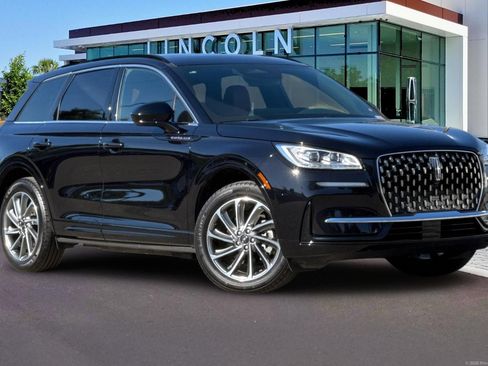 Used 2025 Lincoln Corsair Grand Touring AWD/4WD image 2