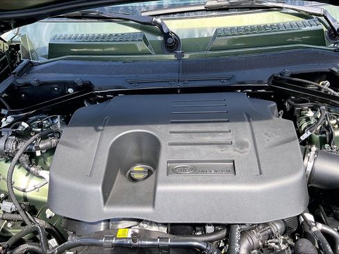 New 2026 Land Rover Defender 110 X-Dynamic SE AWD/4WD image 18