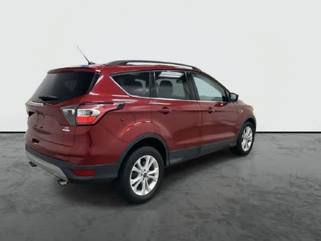 Used 2017 Ford Escape SE w/ Equipment Group 201A FWD image 4