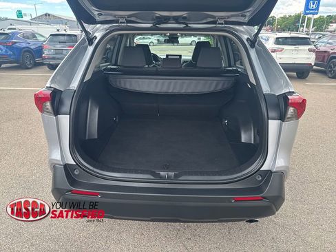 Used 2025 Toyota RAV4 XLE AWD/4WD image 7
