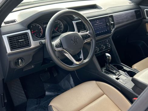 Used 2021 Volkswagen Atlas Cross Sport SE image 9