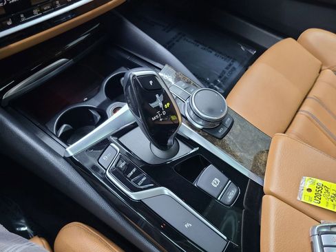 Used 2019 BMW 530i xDrive 530i xDrive Sedan 4D w/ Convenience Package image 35