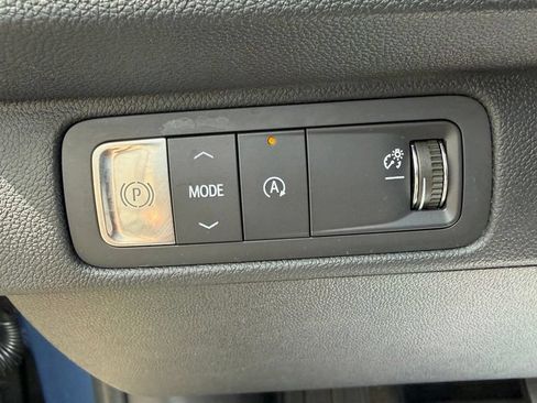 Certified 2025 Chevrolet Traverse LT FWD image 17
