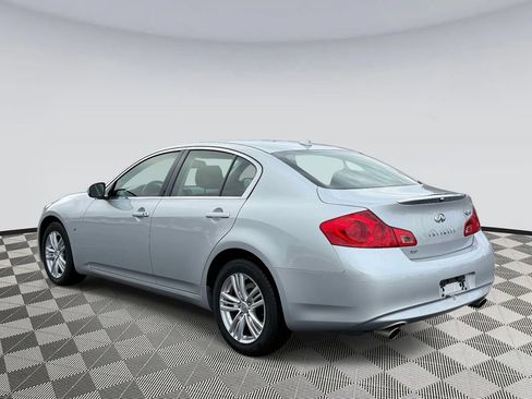 Used 2015 INFINITI Q40 AWD w/ Navigation Package image 4