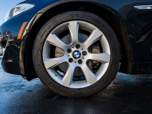 Used 2013 BMW 550i xDrive Sedan image 7