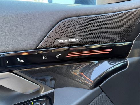 Certified 2026 BMW 530i xDrive w/ Premium Package image 30