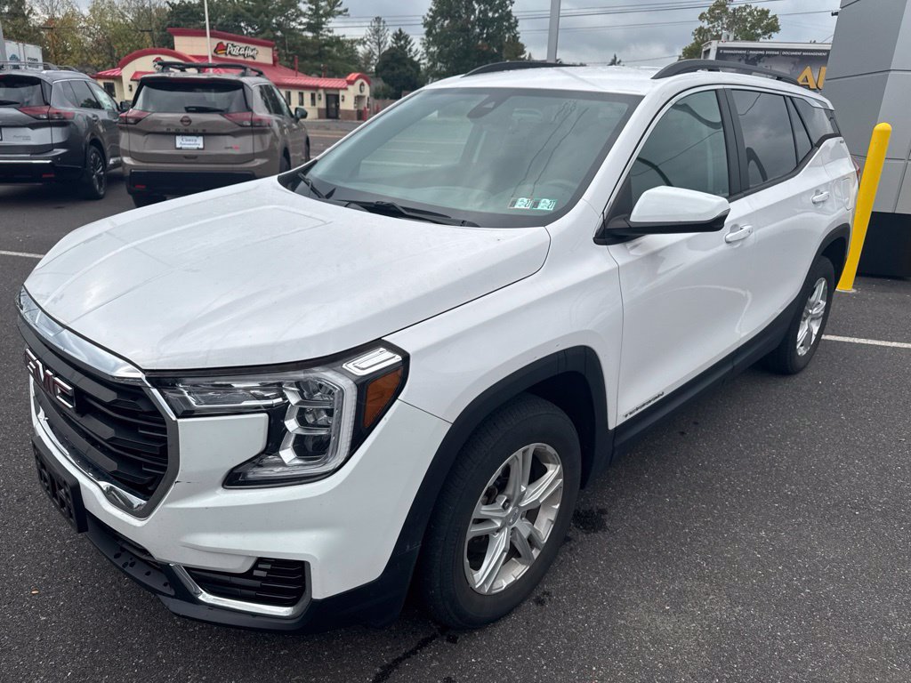 Used 2023 GMC Terrain SLE w/ Driver Convenience Package AWD/4WD image 4