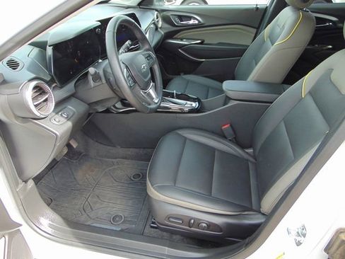 Used 2025 Chevrolet Trax ACTIV w/ Driver Confidence Package FWD image 10