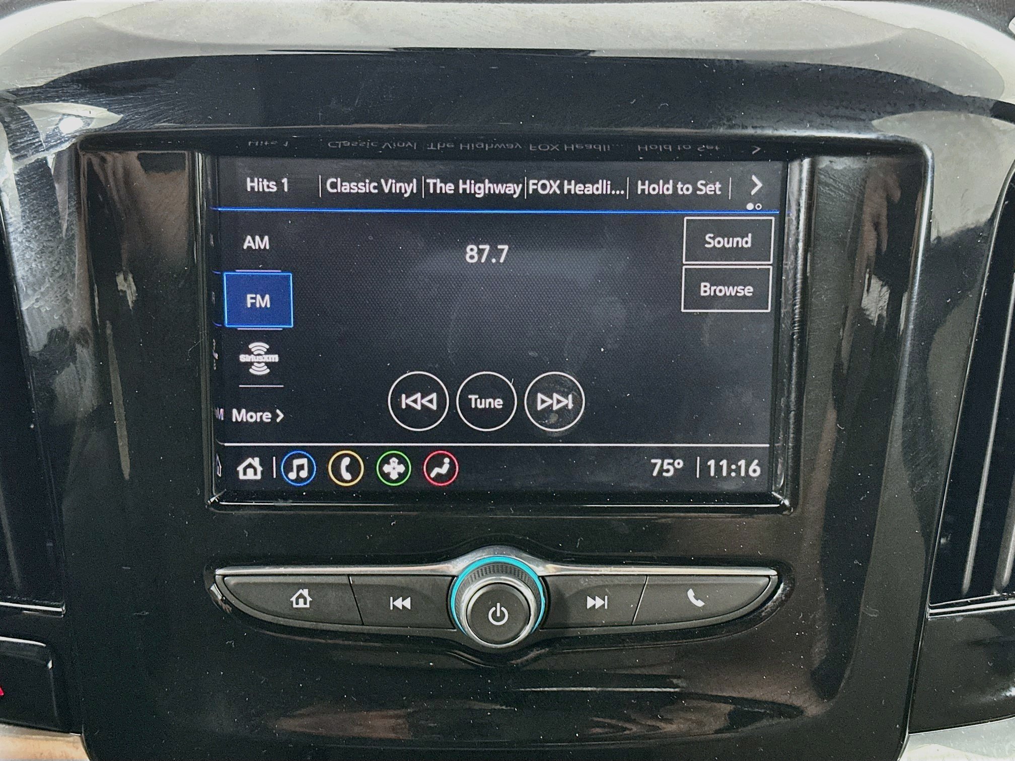 Used 2023 Chevrolet Traverse LS FWD image 19