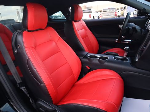 Used 2019 Ford Mustang Coupe image 28