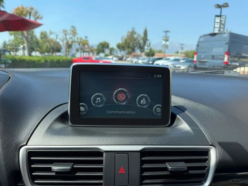 Used 2016 MAZDA MAZDA3 i Sport w/ Preferred Equipment Package FWD image 20