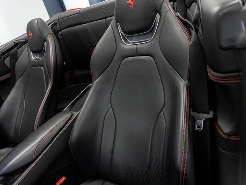 Used 2020 Ferrari Portofino RWD image 42