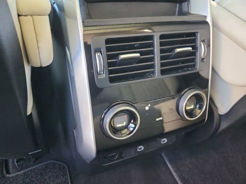 Used 2022 Land Rover Range Rover Sport HSE Silver Edition image 11