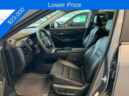 Used 2023 Nissan Rogue SV w/ SV Premium B Package AWD/4WD image 3