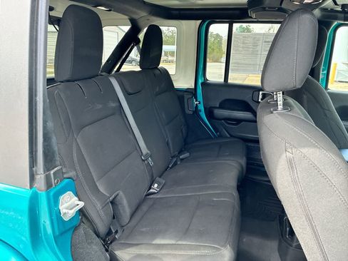 Used 2020 Jeep Wrangler Unlimited Sahara image 25